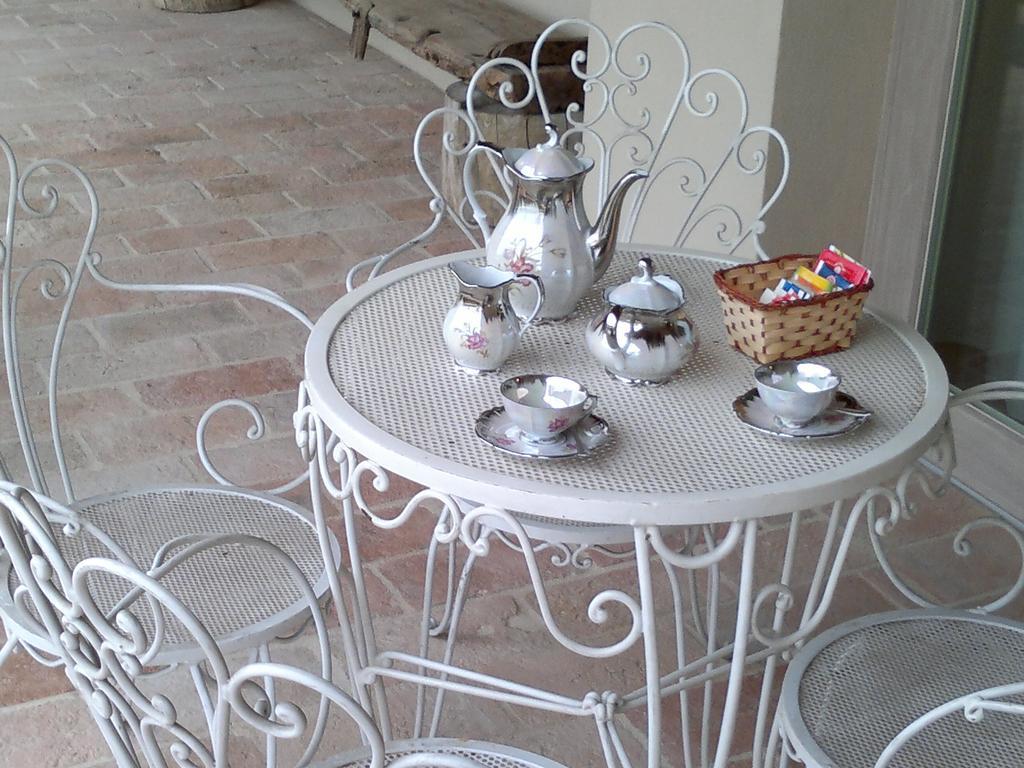 Villa Marietta Country House - Marche Montemaggiore al Metauro ภายนอก รูปภาพ